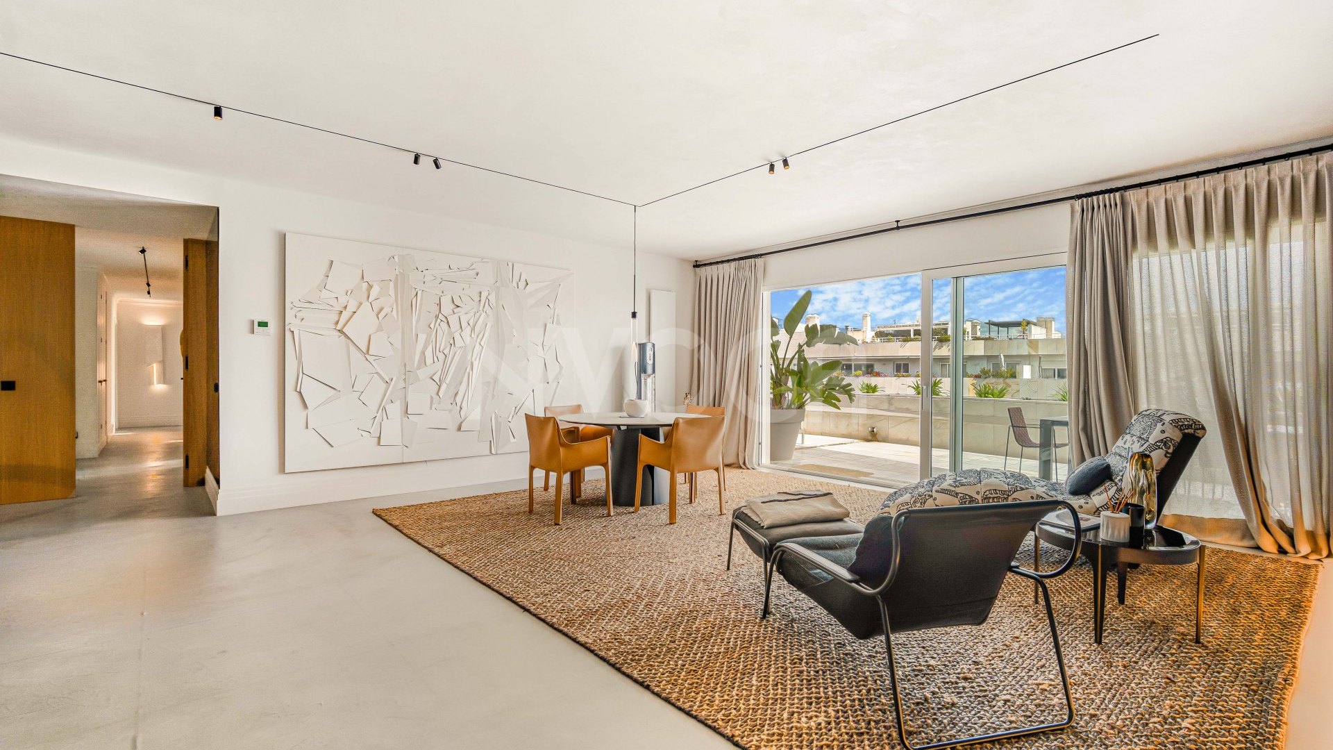 Stunning fully refurbished duplex penthouse in Puerto Banús.