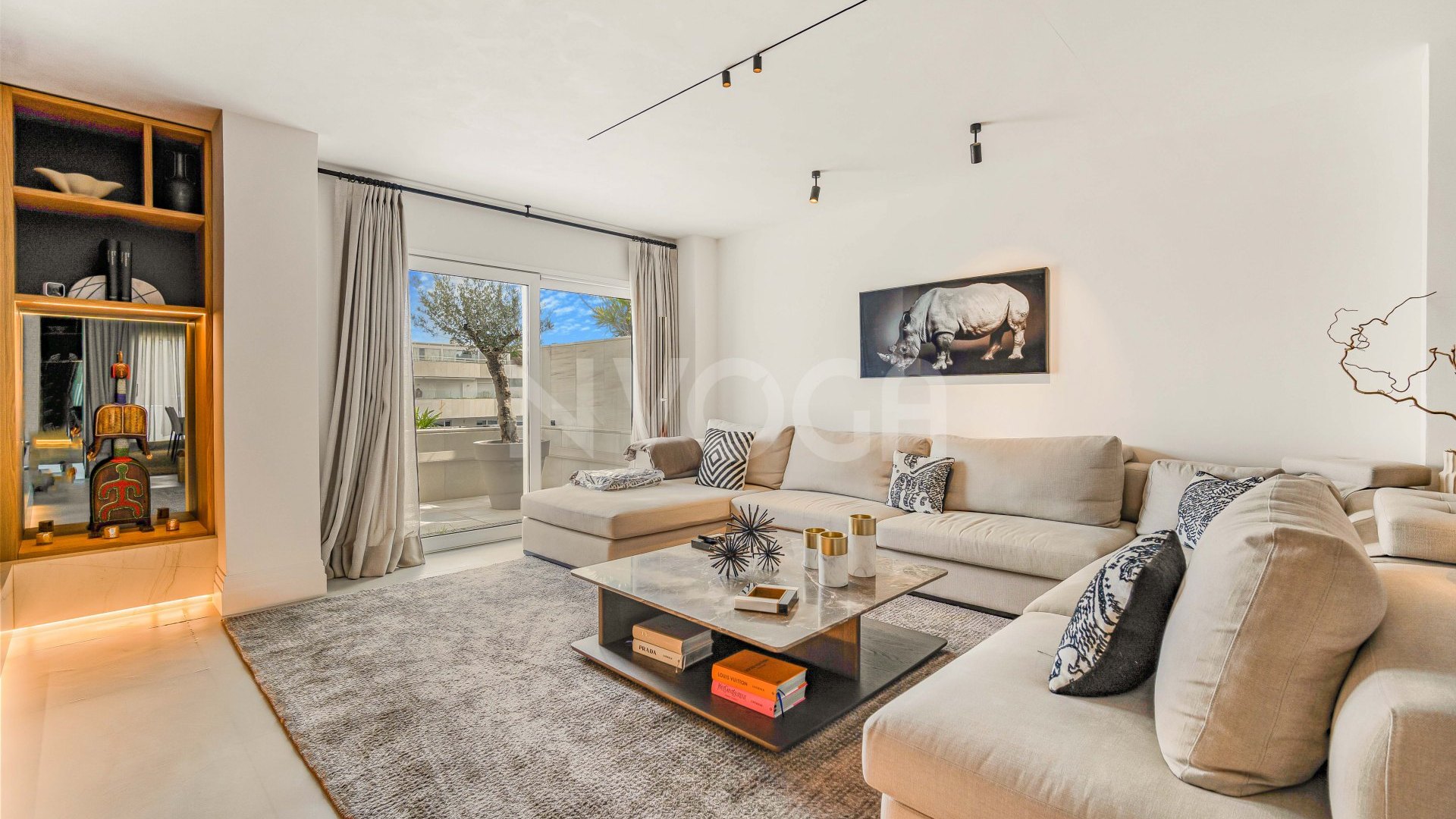 Stunning fully refurbished duplex penthouse in Puerto Banús.