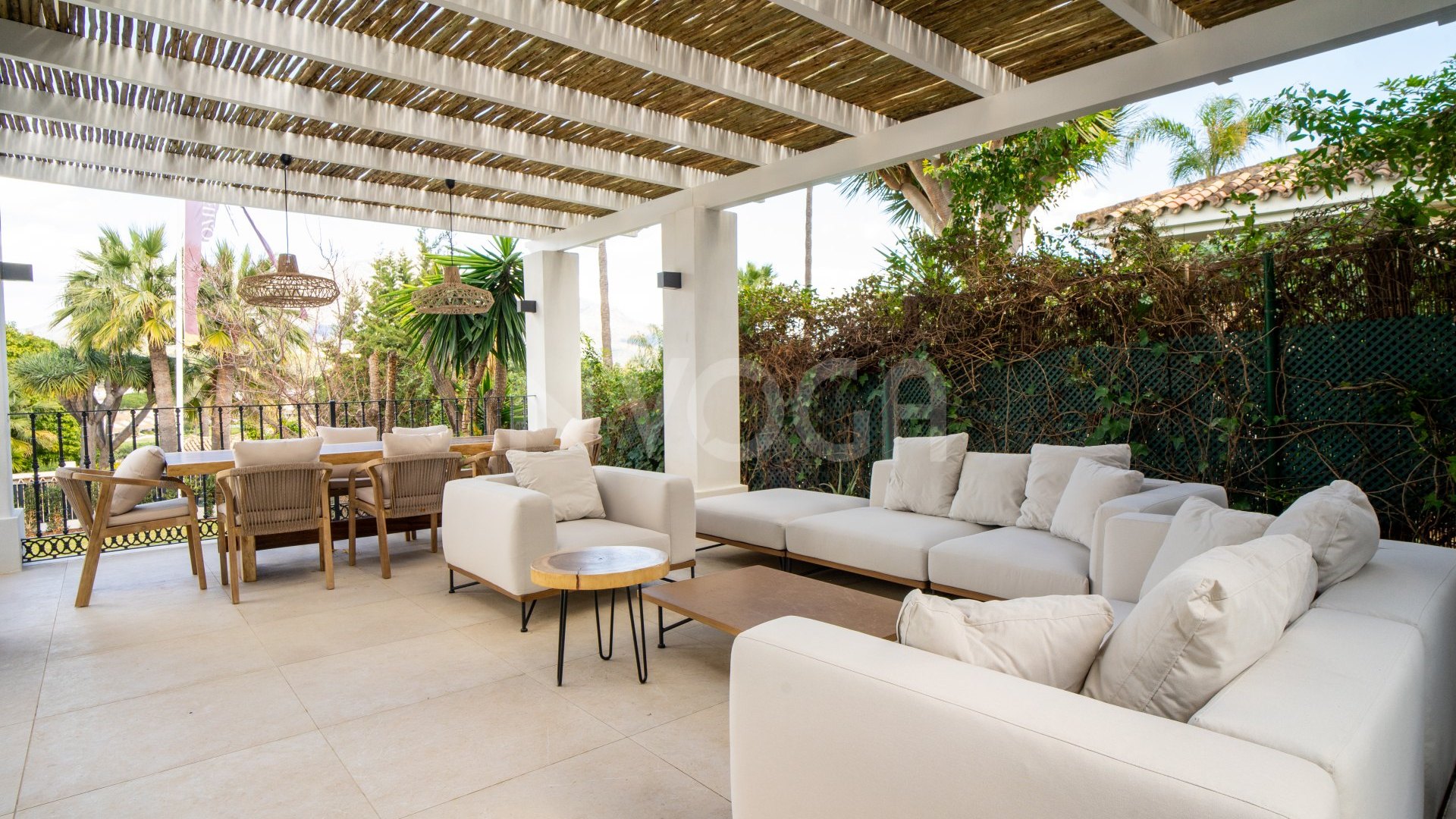 Beautiful contemporary villa in the golf valley of Marbella