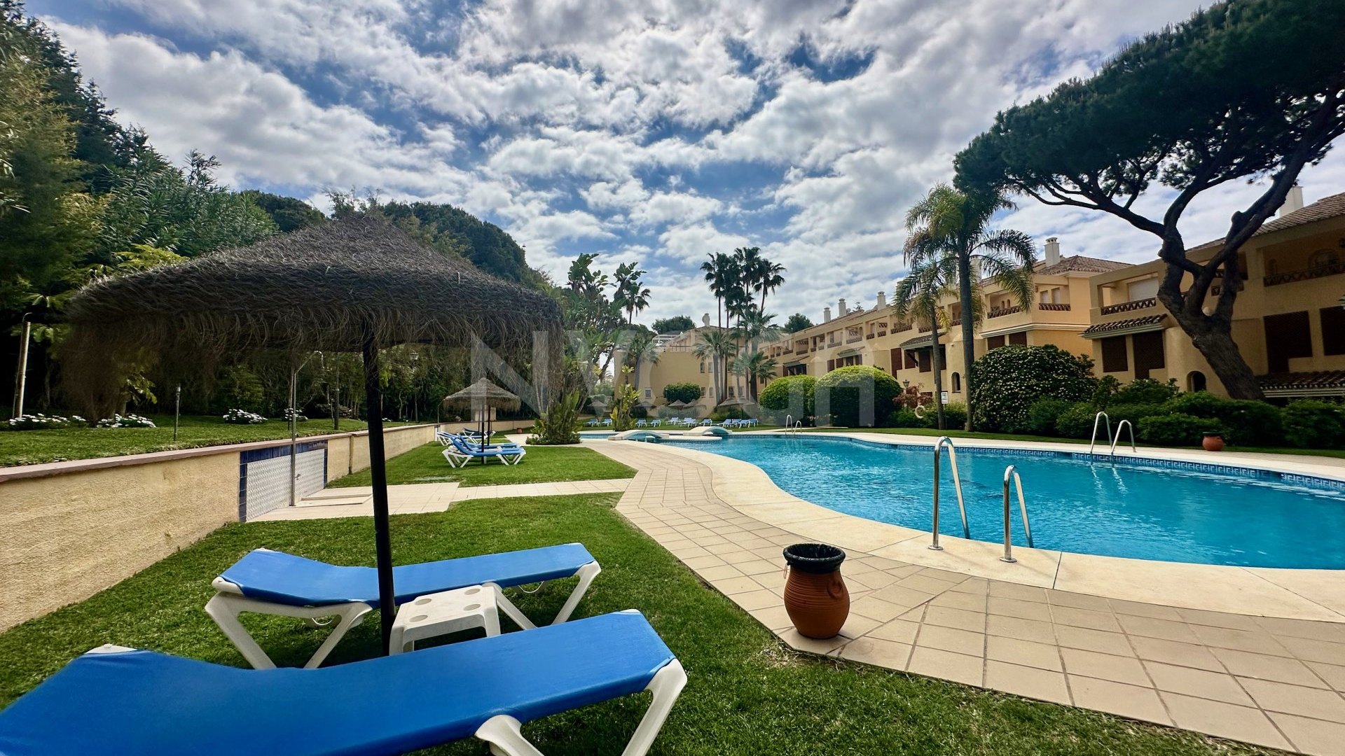 Moderno apartamento a tan solo 2 minutos de la playa de Elviria