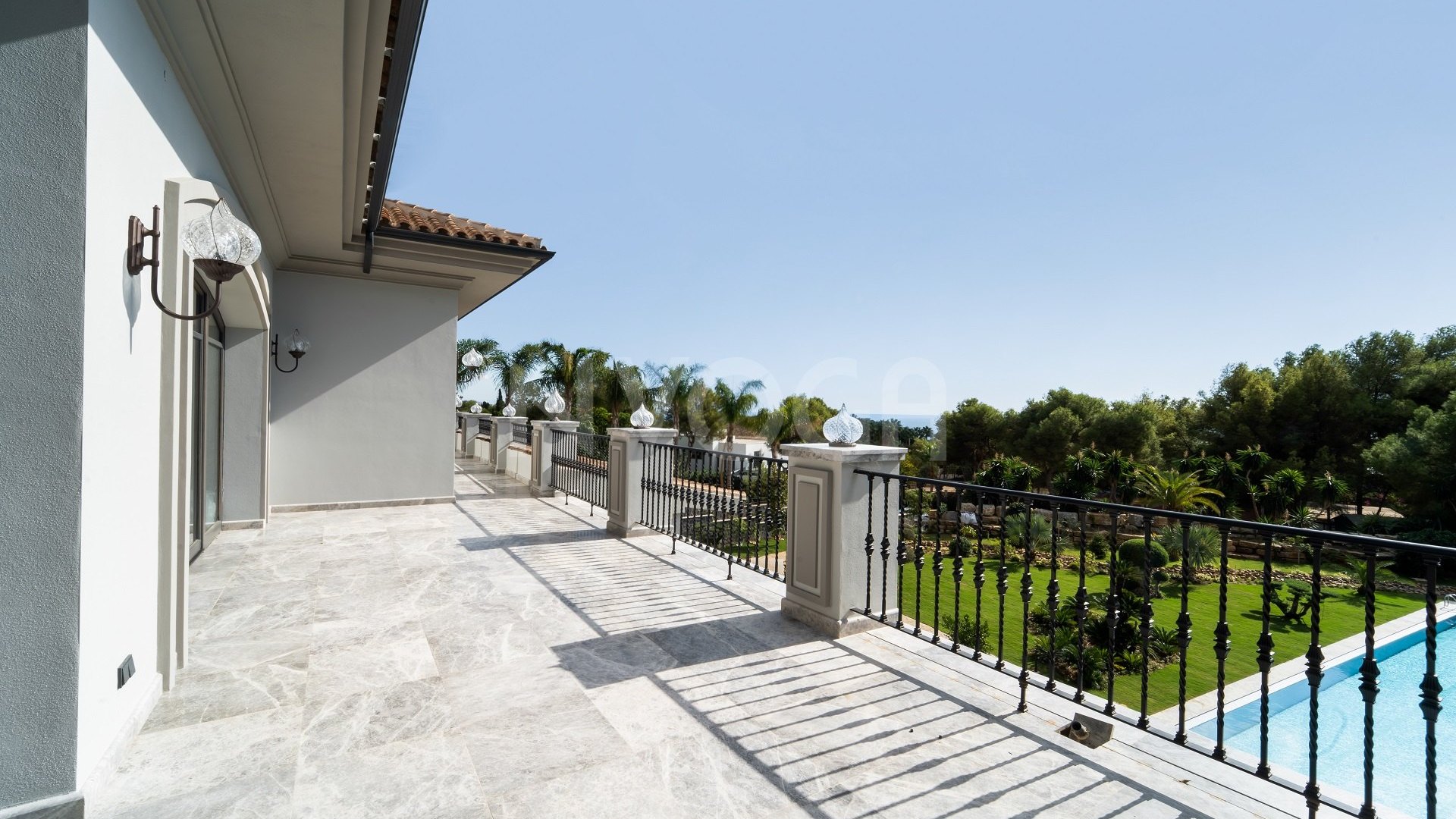 Villa de lujo de 6 dormitorios en la Milla de Oro de Marbella