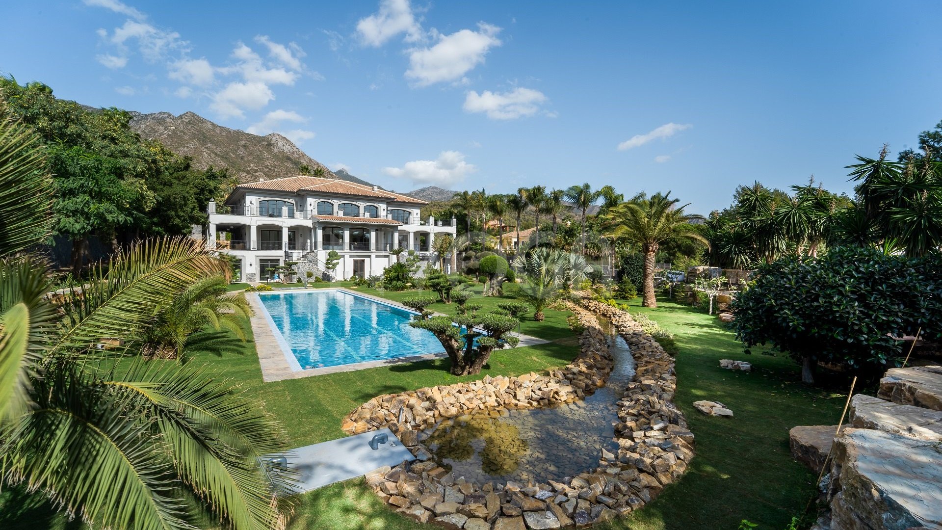 Villa de lujo de 6 dormitorios en la Milla de Oro de Marbella