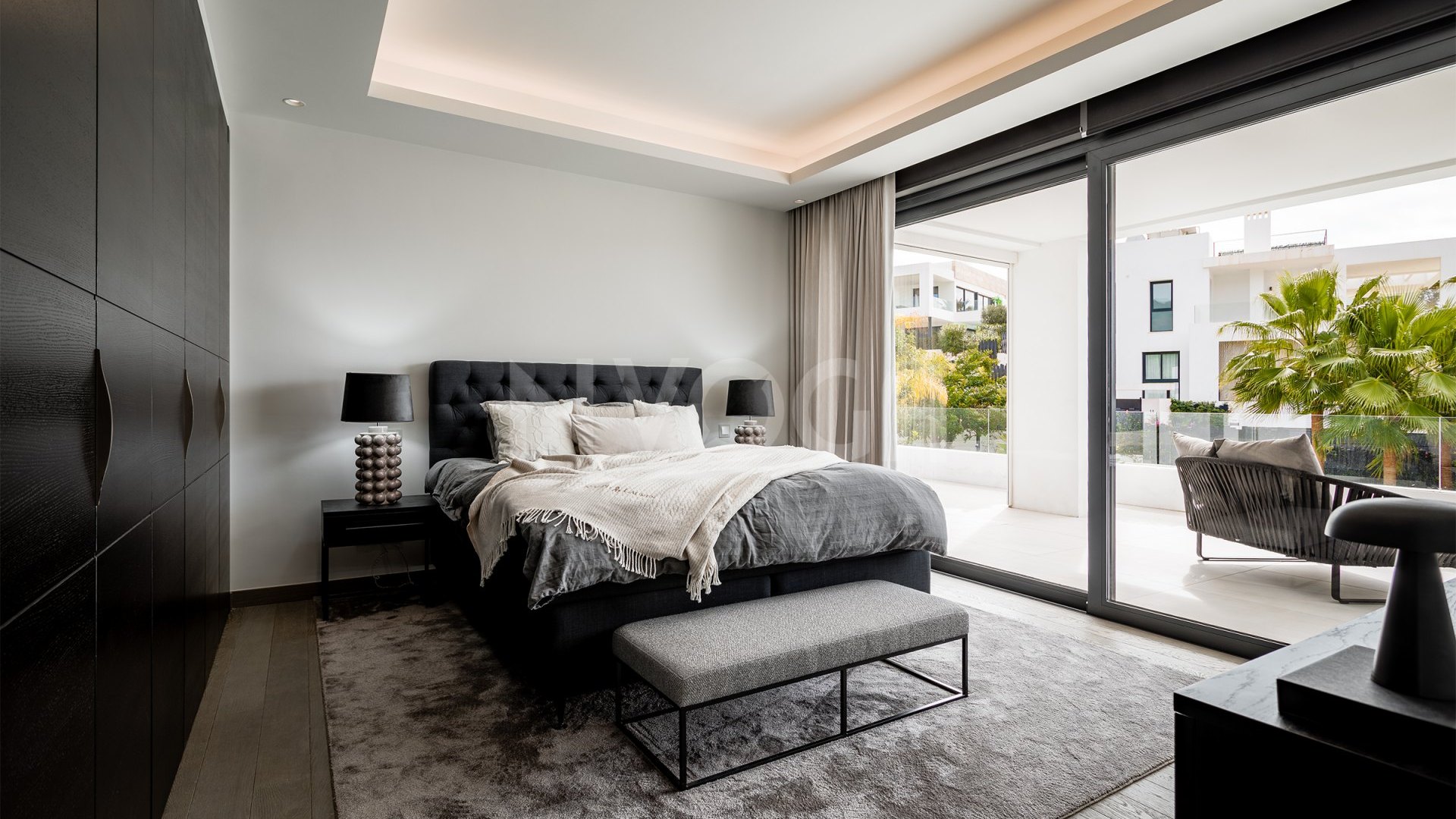 Luxury villa with breathtaking views in Los Olivos, Nueva Andalucía