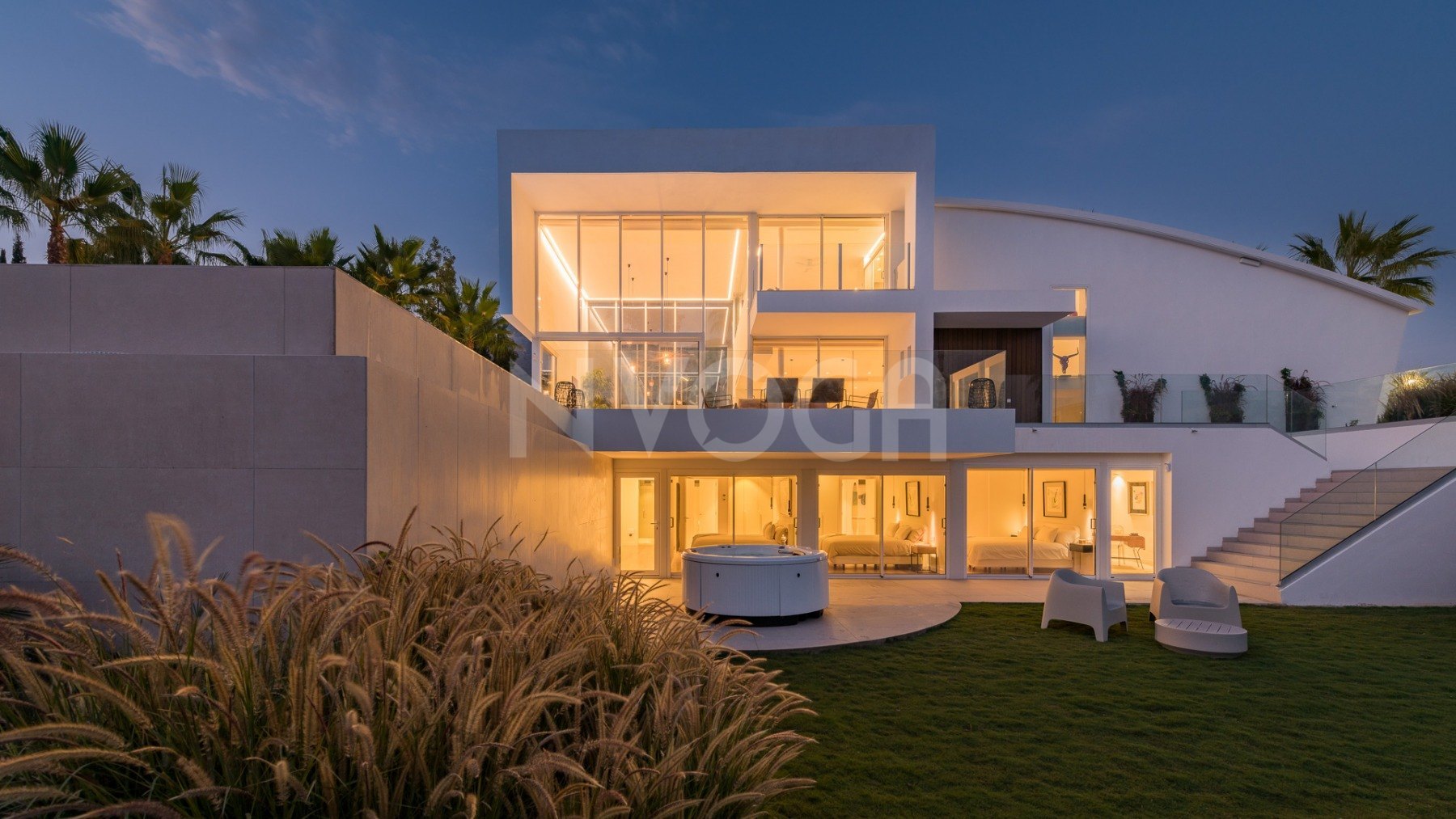 Luxurious 4 bedroom villa with sea views in El Higueron, Fuengirola