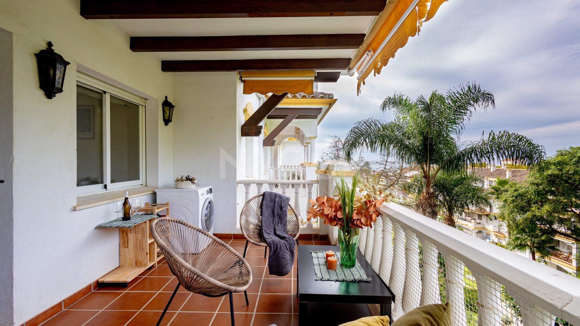 Sea Views, Beachside Walks, and a Golden Mile Address in Marbella