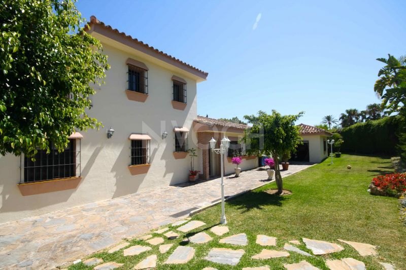 Coqueta villa de 4 dormitorios en la Milla de Oro de Marbella