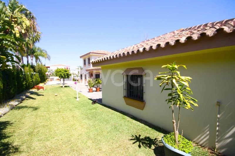 Coqueta villa de 4 dormitorios en la Milla de Oro de Marbella