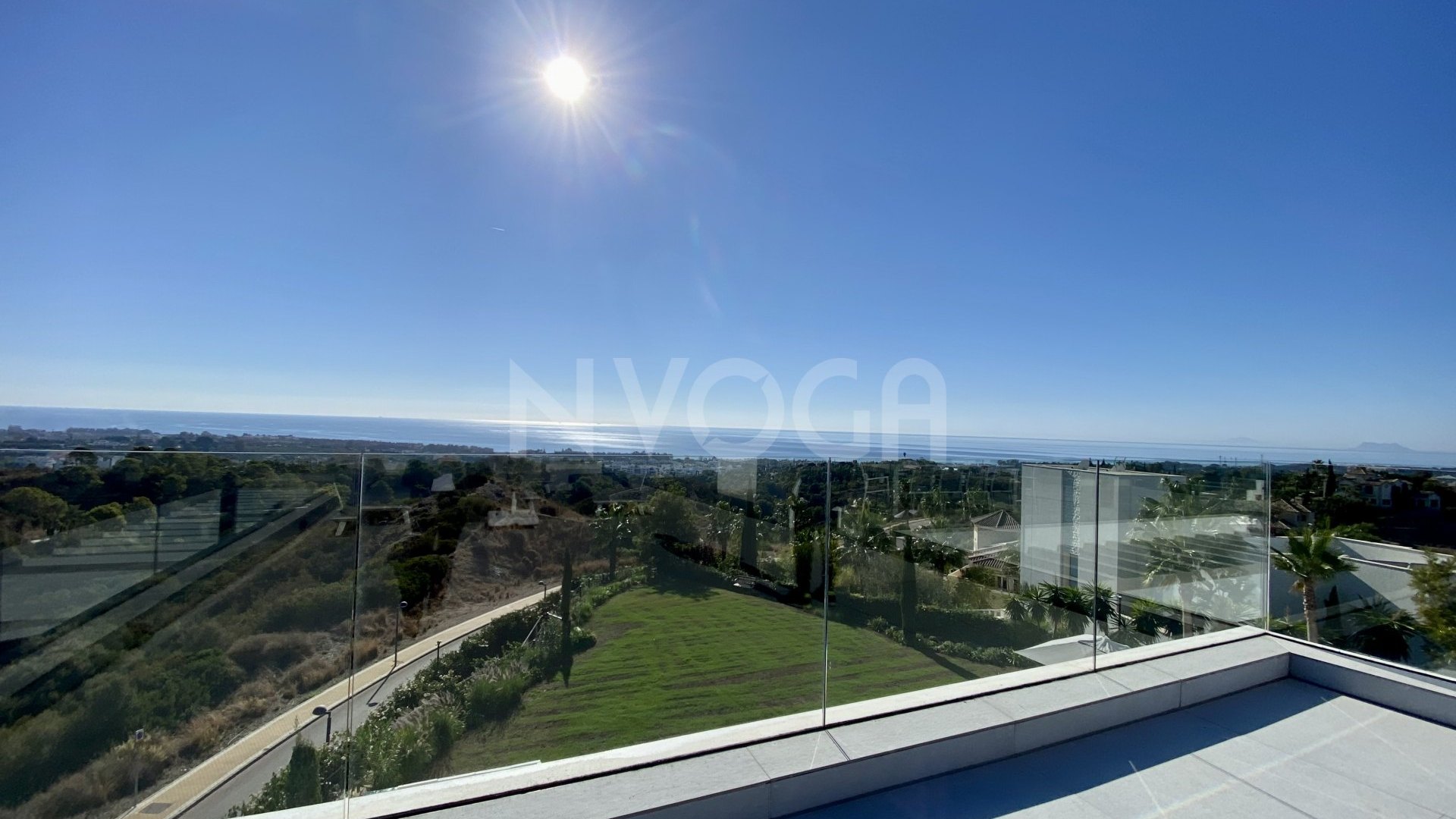 Ipmoresionante villa Moderna entre Marbella y Estepona