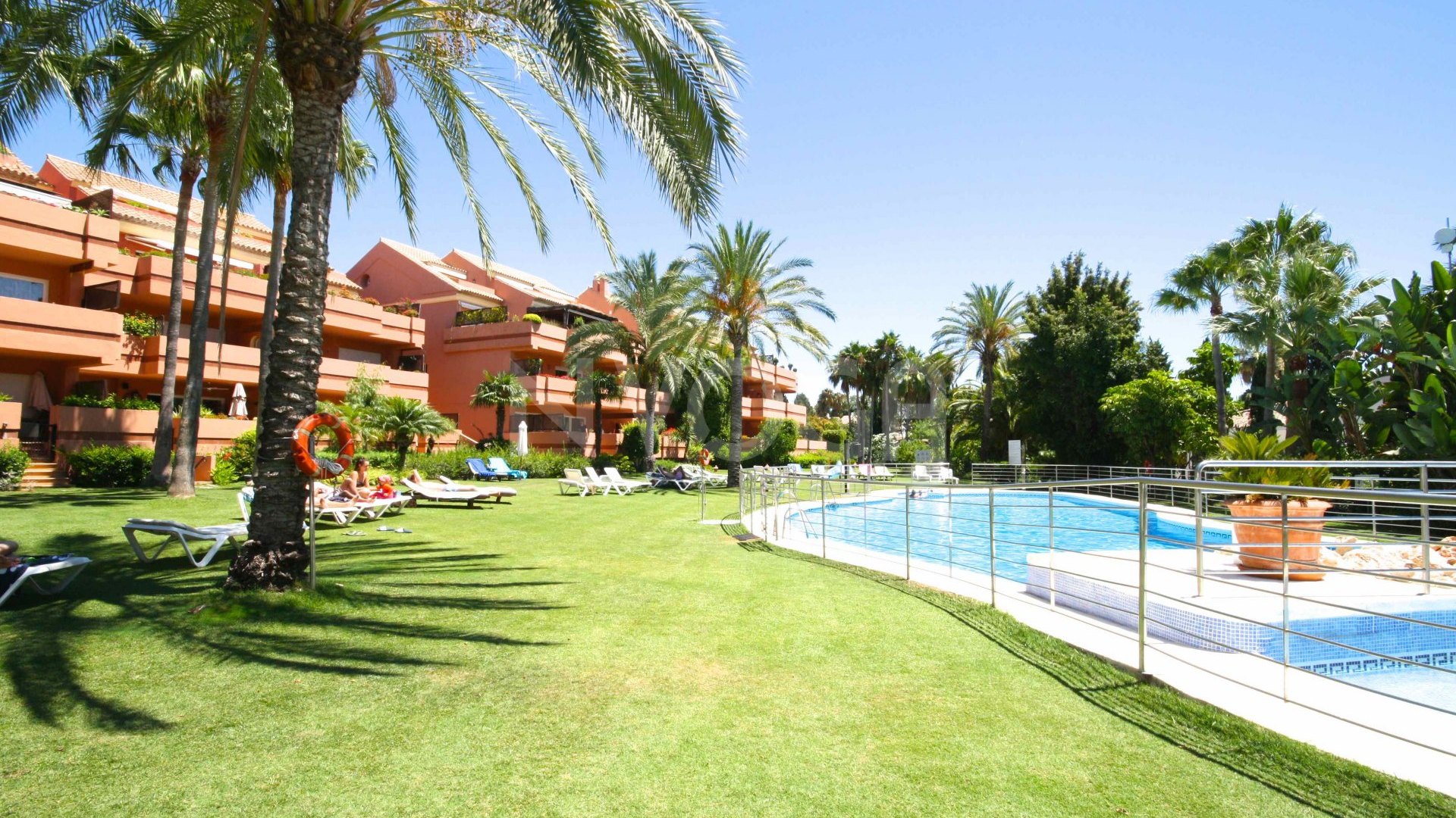 Beautiful 2 bedrooms ground floor apartment in Embrujo de Banus