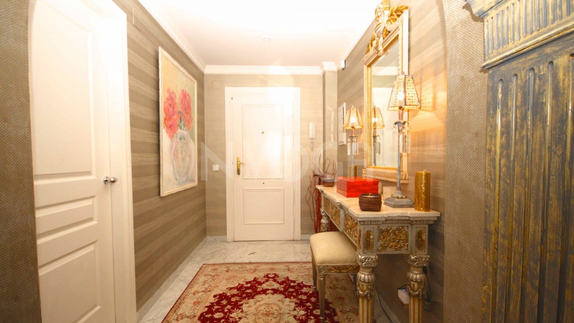 Excellent and spacious 3 bedroom apartment in Playas del Duque