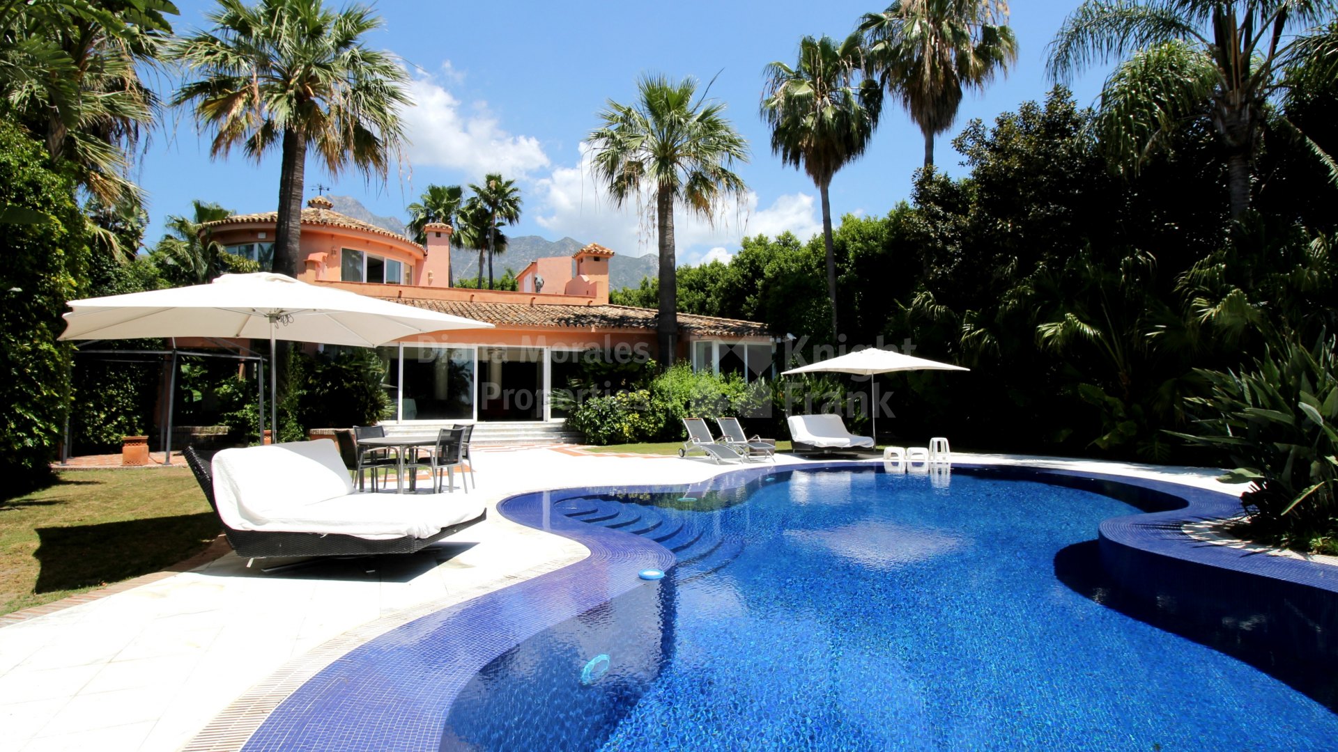 Villa zum Verkauf in Rocio de Nagüeles, Marbella Goldene Meile