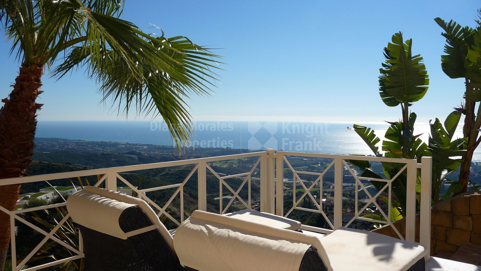 Los Altos de los Monteros, Luxury Villa with Impressive Panoramic Views