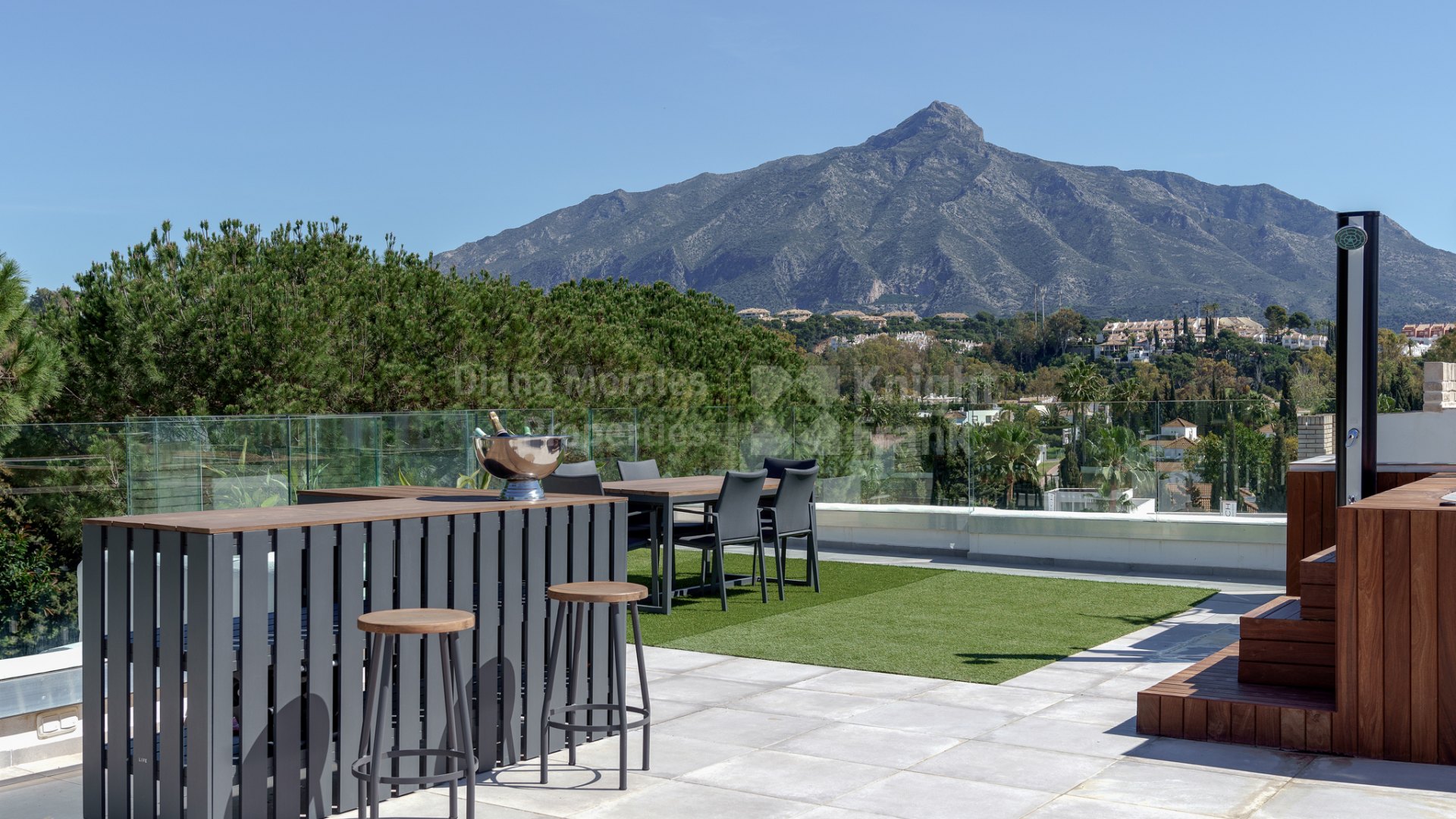 Miragolf, Contemporary penthouse in the Golf Valley