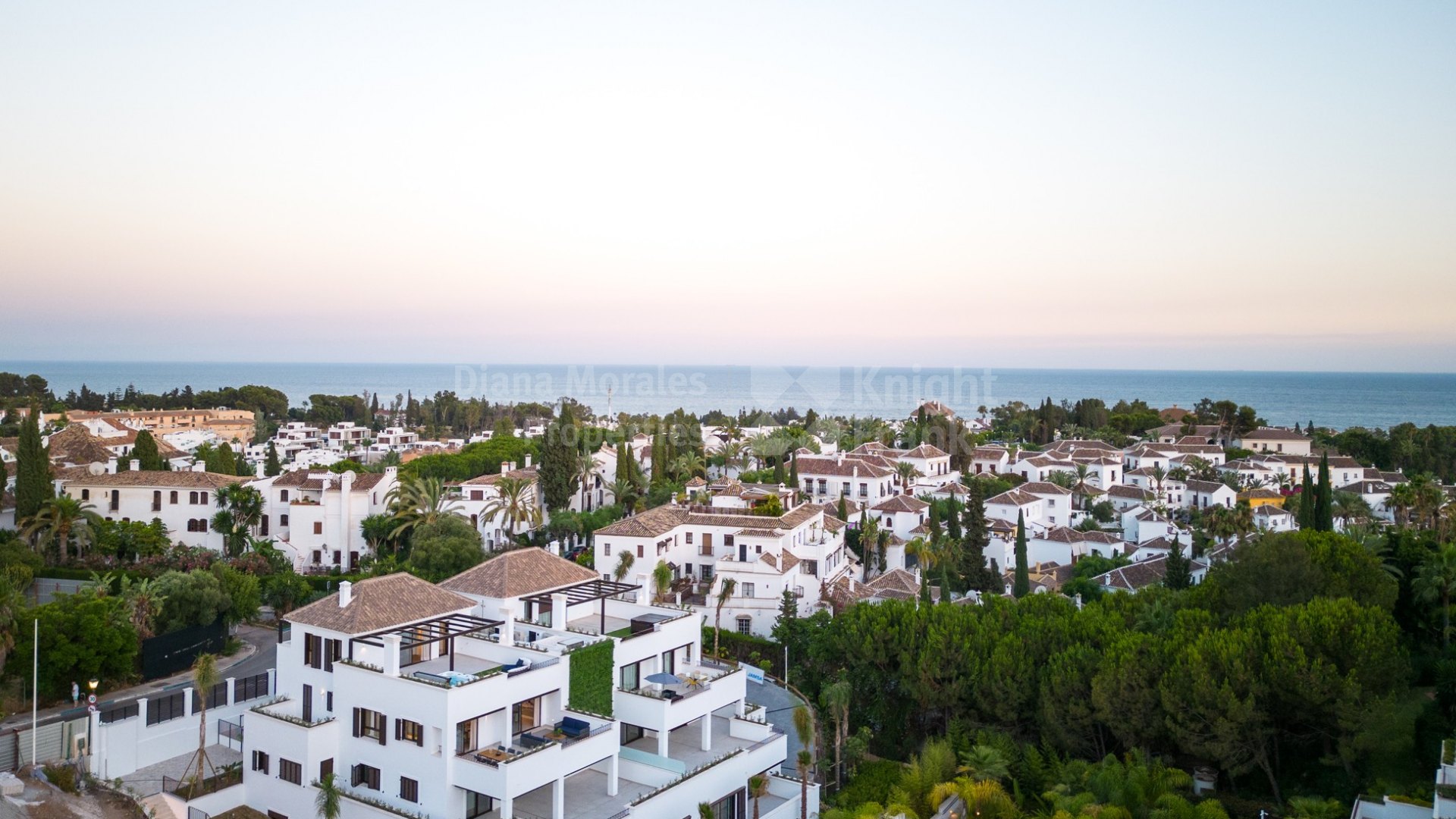 Las Lomas del Marbella Club, Penthouse auf zwei Ebenen in vornehmer Urbanisation