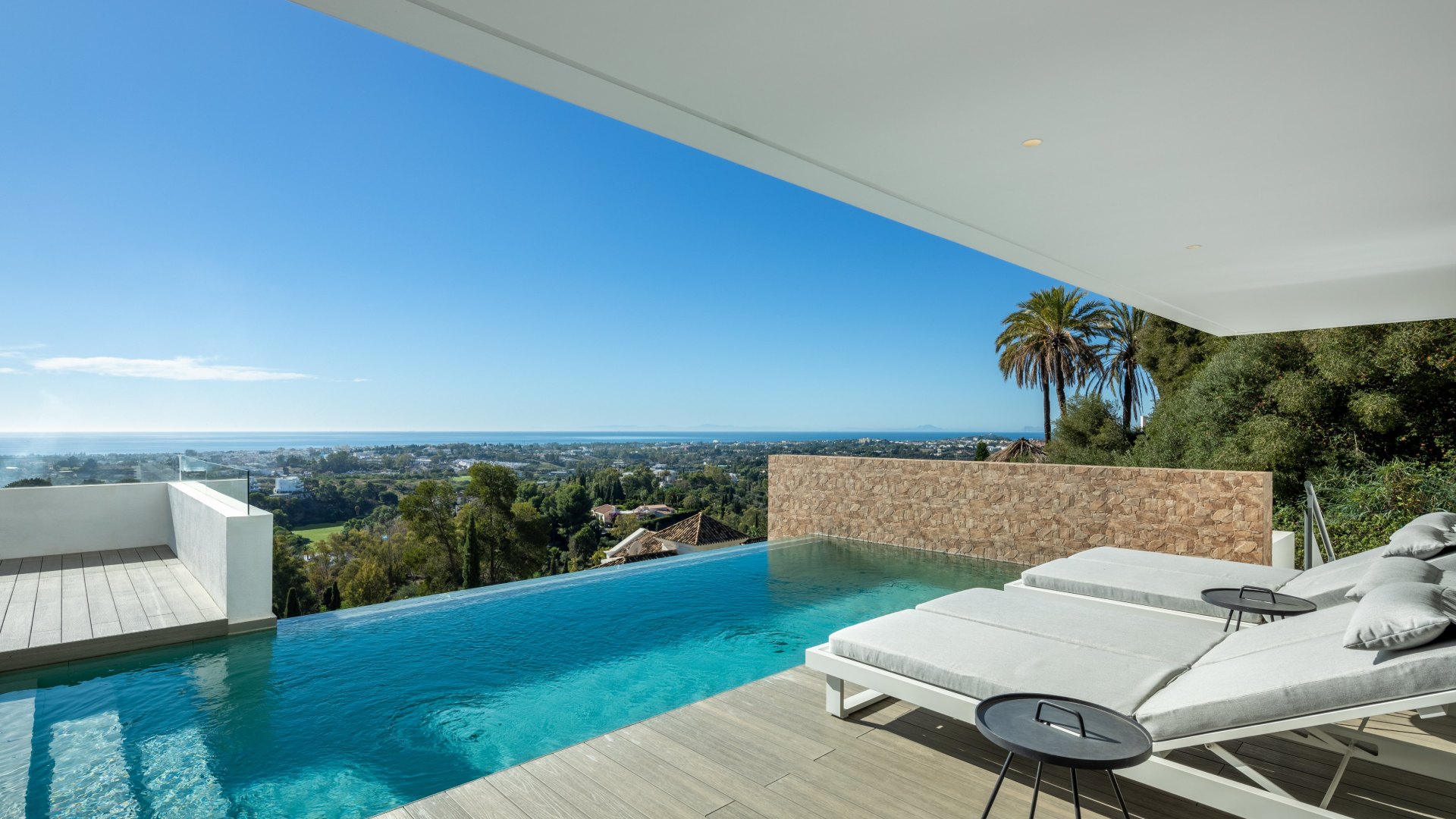 Villa contemporánea con vistas incomparables al Mar Mediterráneo y costa de África