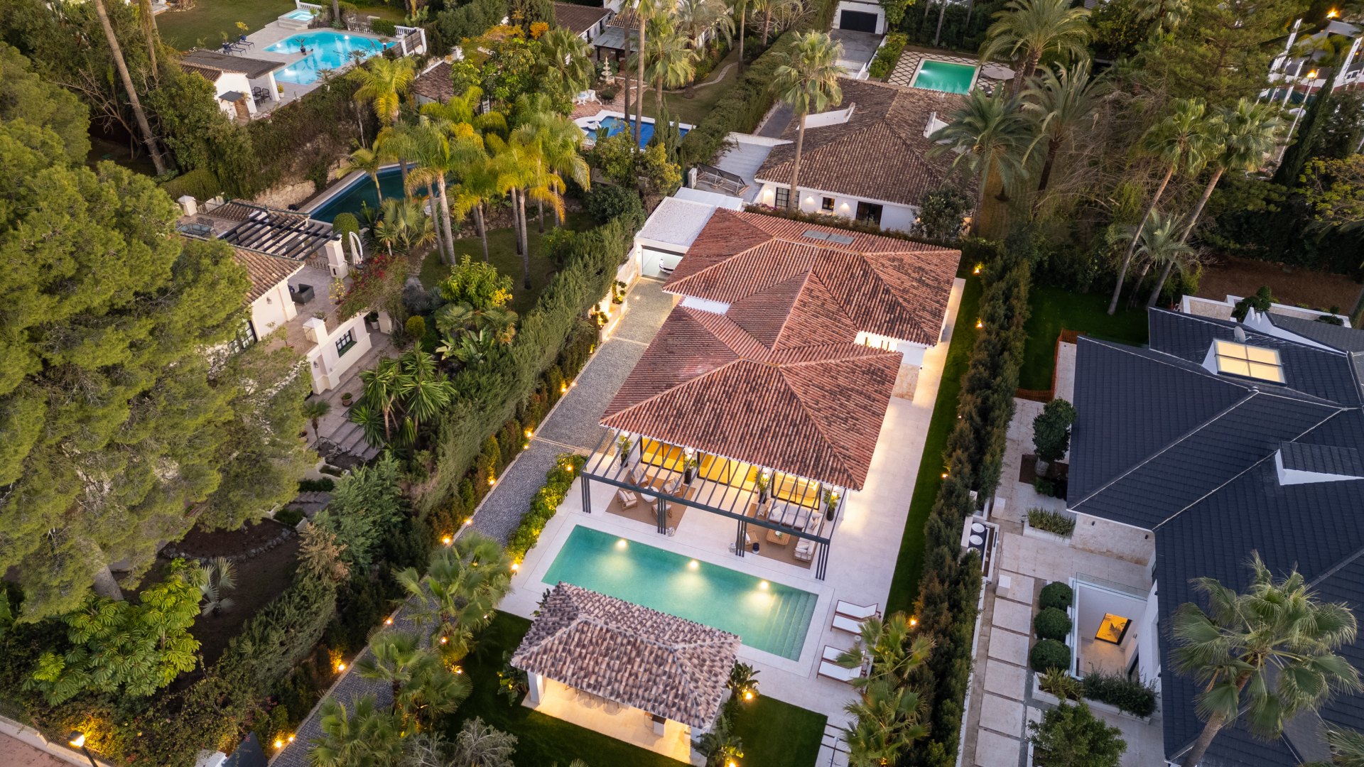 Captivating modern villa with Andalusian charm in the Golf Valley