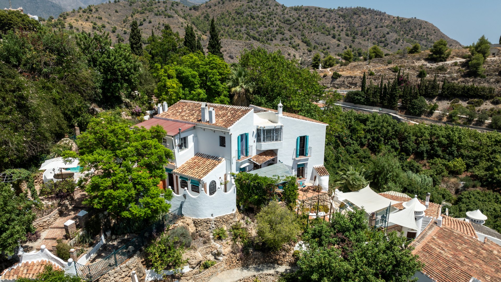 Cortijo andaluz,un refugio encantador en las montañas