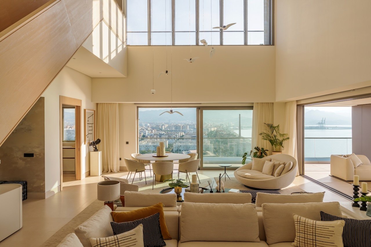 The Crown The Signature Residence of The Legacy by Metrovacesa - Fully Furnished and ready to move in