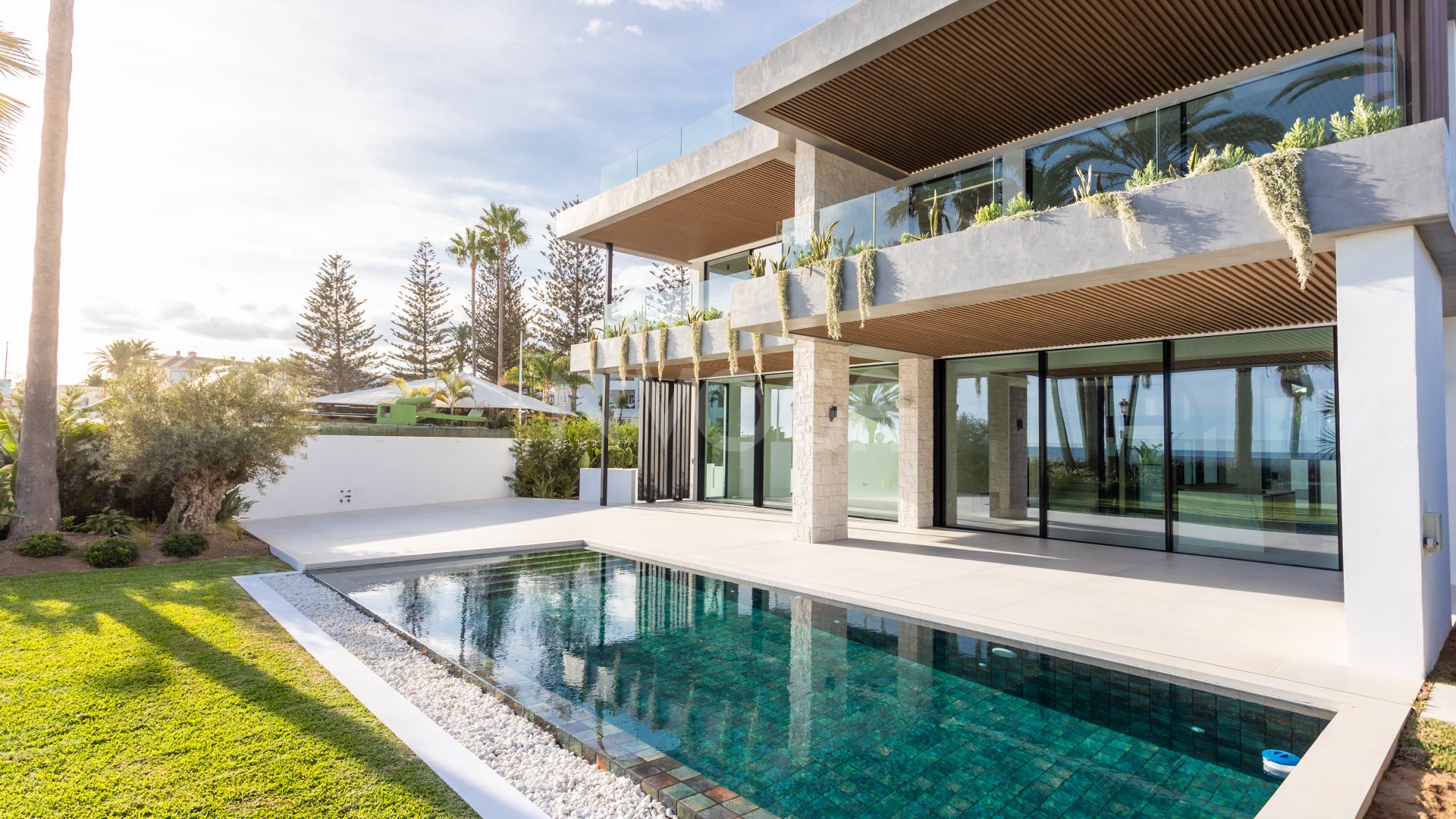 Villa for sale in Cortijo Blanco, San Pedro de Alcantara