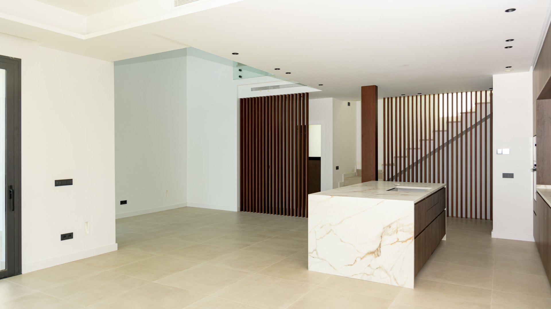 Villa Aurea es una villa contemporánea terminada, sin amueblar y lista para ser personalizada