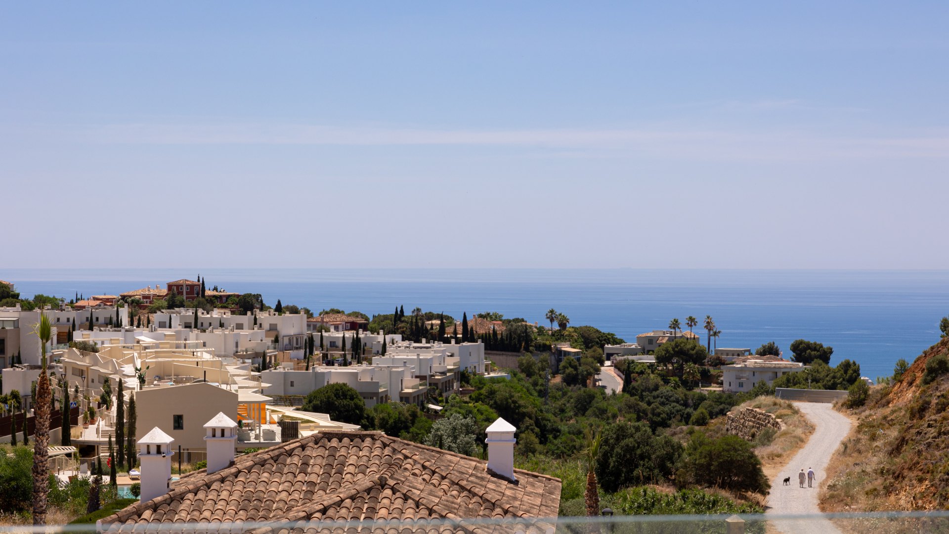 Villa Olive - Luz, privacidad y vida mediterránea en las colinas de Higuerón, lista para entrar a vivir ya