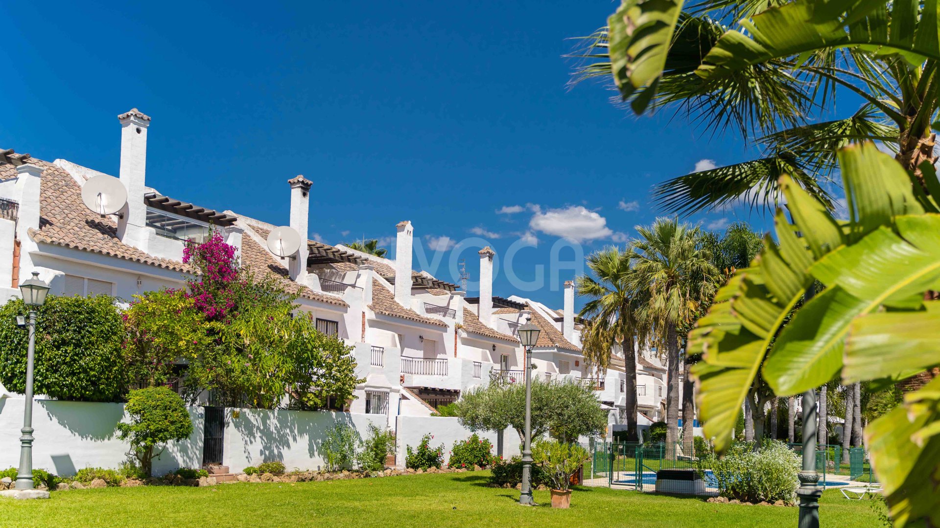 Town House to rent in Los Naranjos, Nueva Andalucia
