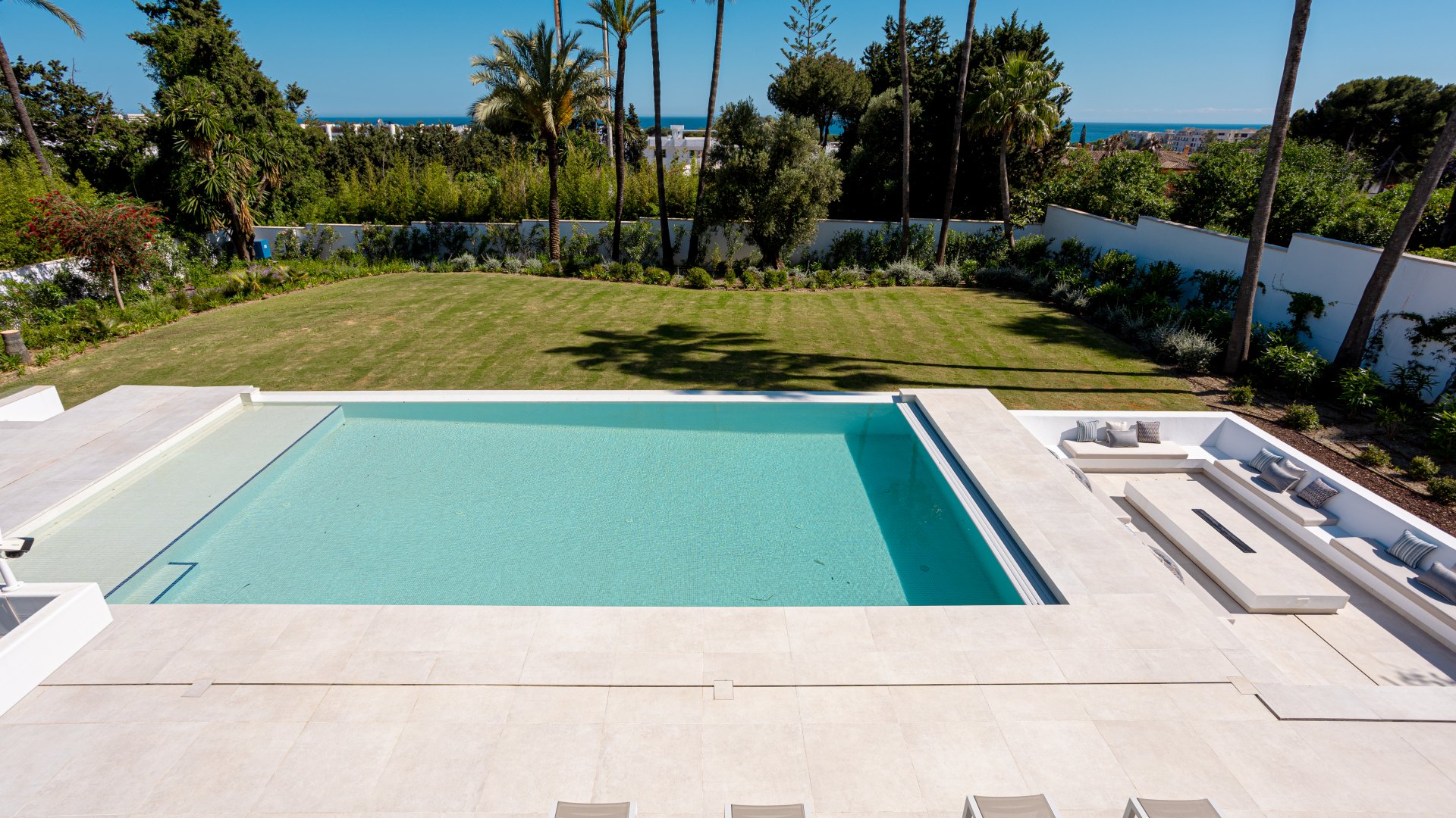 Brand new stunning contemporary villa in El Paraiso, New Golden Mile.