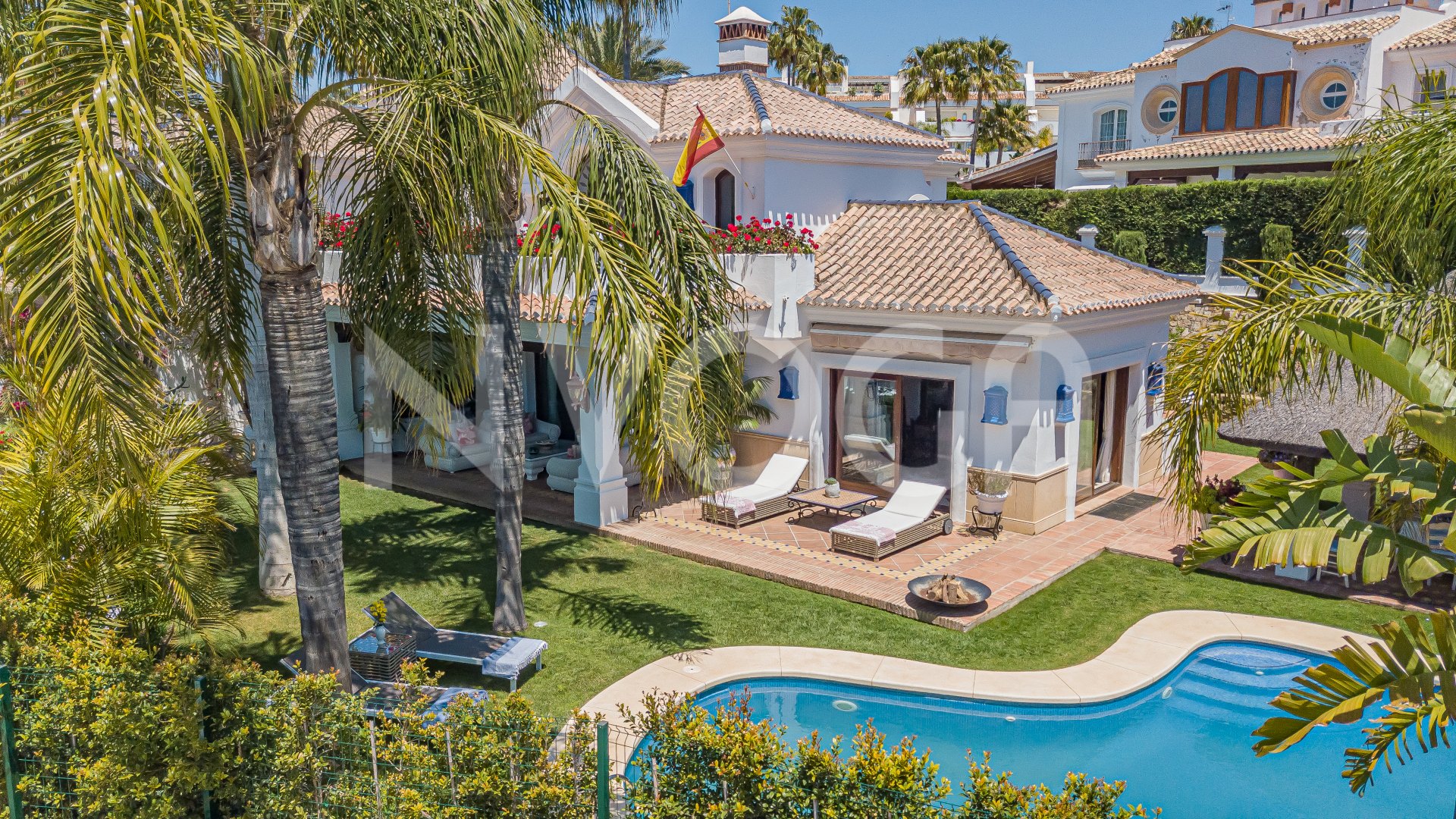 Spectacular villa with sea views in Bahia de Marbella, Marbella East