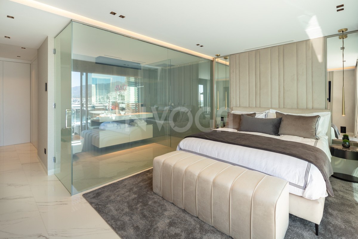 Newly renovated frontline beach flat in Puerto Banus, Marbella