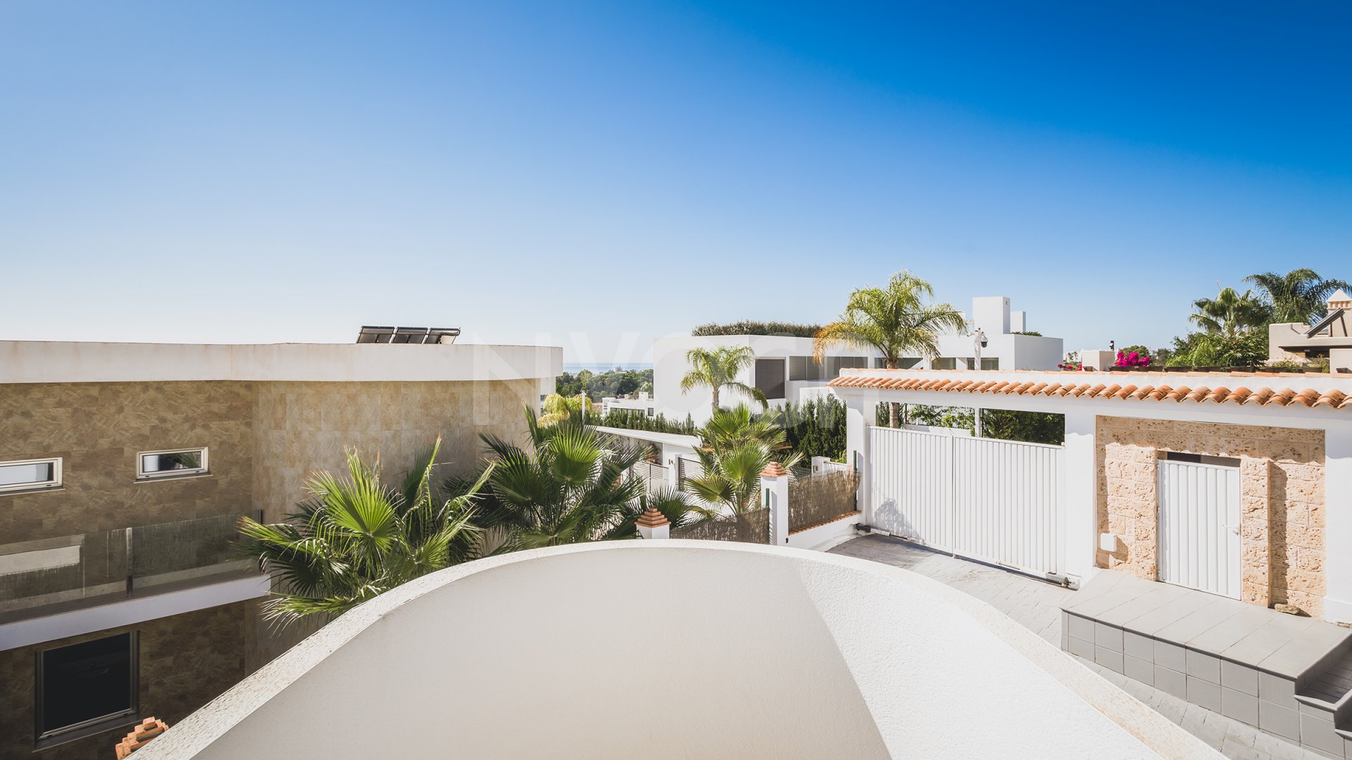 Impressive frontline golf villa with panoramic views in Los Flamingos Golf, Benahavís