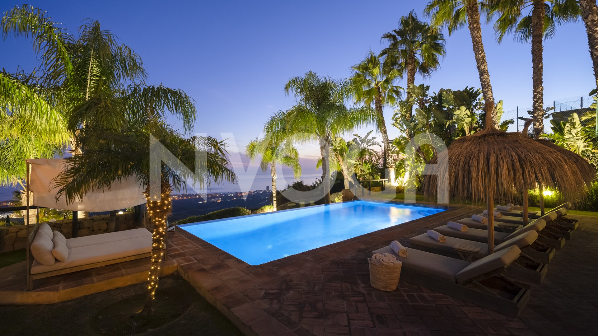 Impressive villa with sea views in Los Altos de Los Monteros, Marbella East