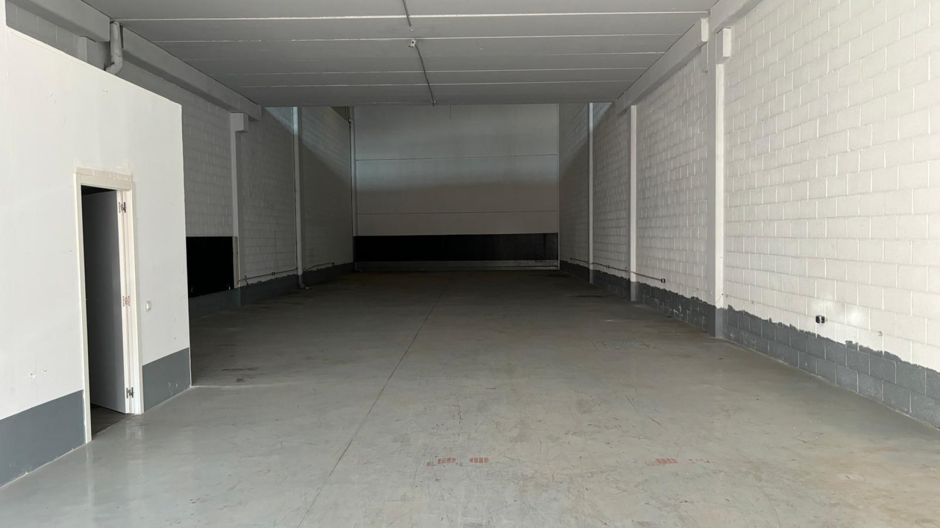 Gran oportunidad de negocio: Nave industrial en venta en Marbella.
