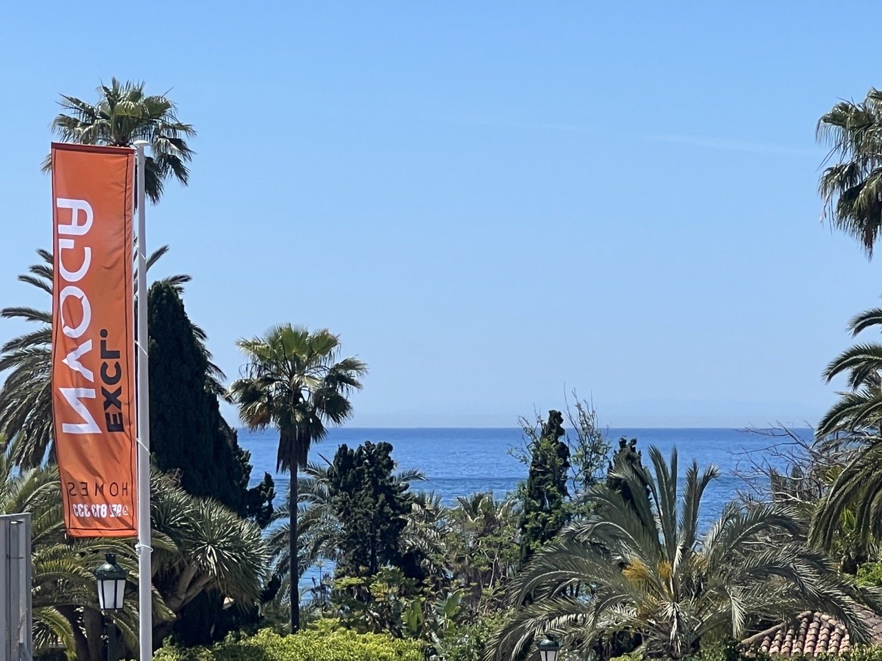 Magnificent Plot with sea views for several villas in Los Monteros Marbella East