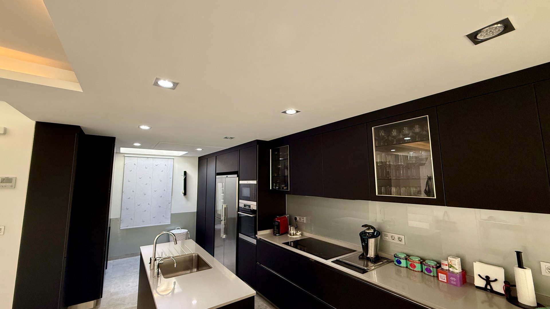 Magnificent front line beach townhouse, located in Bahia de Marbella, Marbella East.