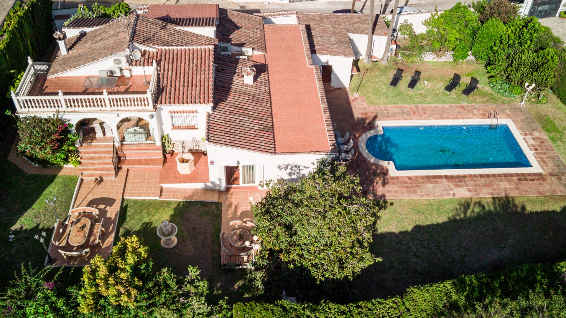 Luxury Villa to Renovate with Sea Views in Marbella – Prime Investment Opportunity