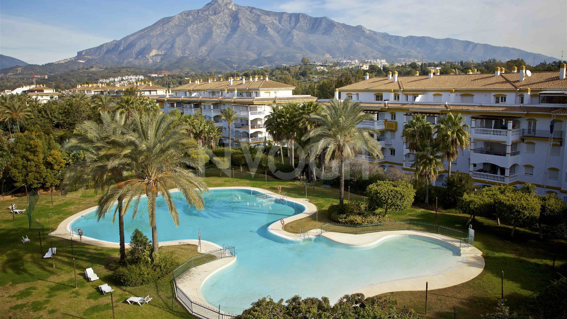 Fabuloso apartamento en planta baja, a tan solo 10 minutos de la playa y de Puerto Banus, Marbella
