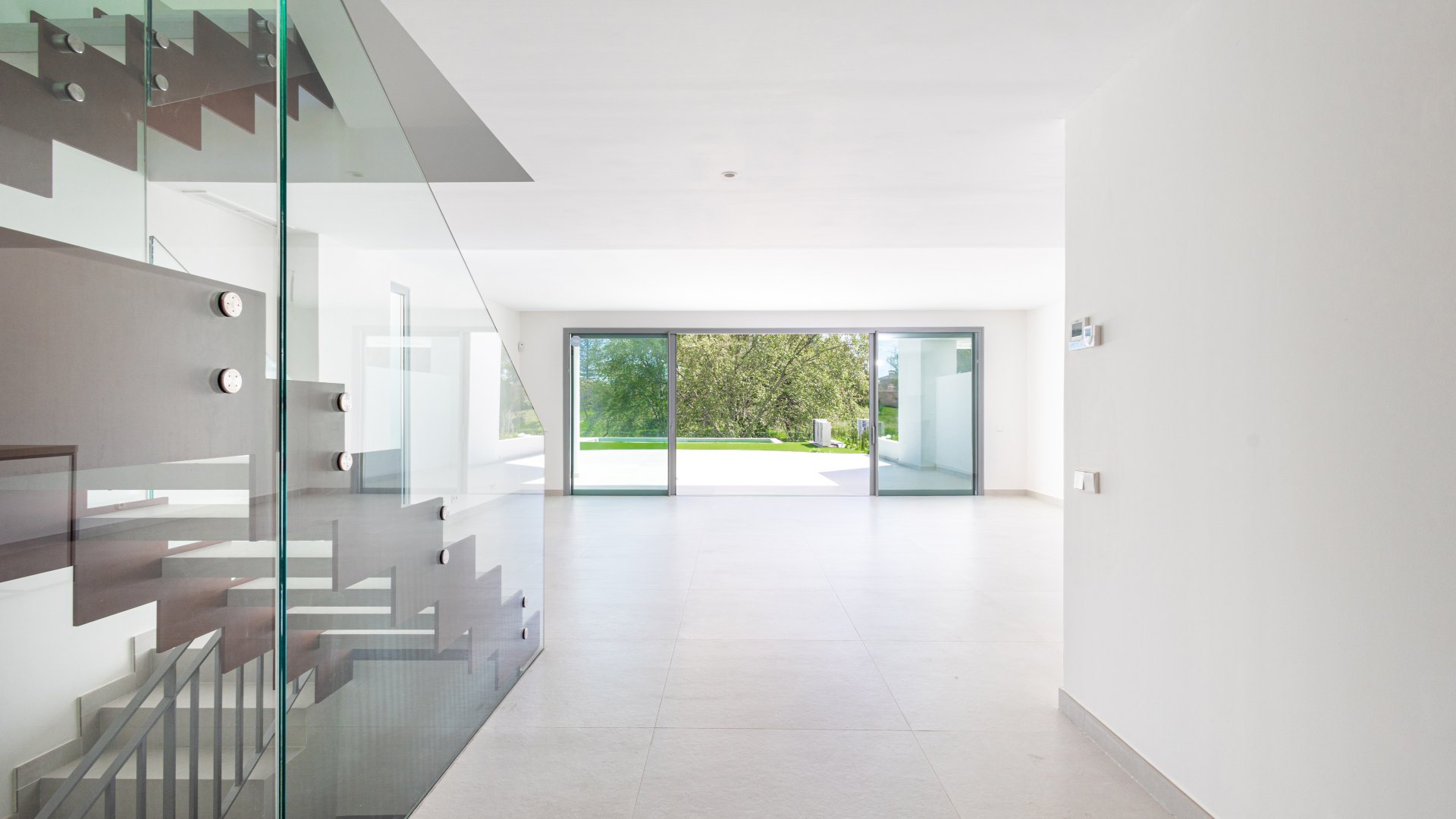 Modern and spectacular Corner Townhouse in Guadalmina Alta Marbella