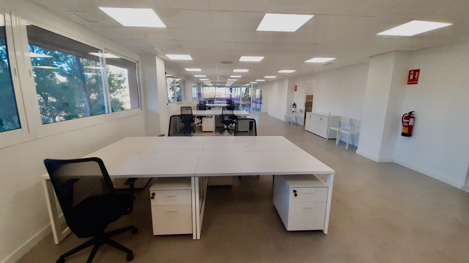 Spacious commercial premises available for rent in Nueva Andalucía, Marbella