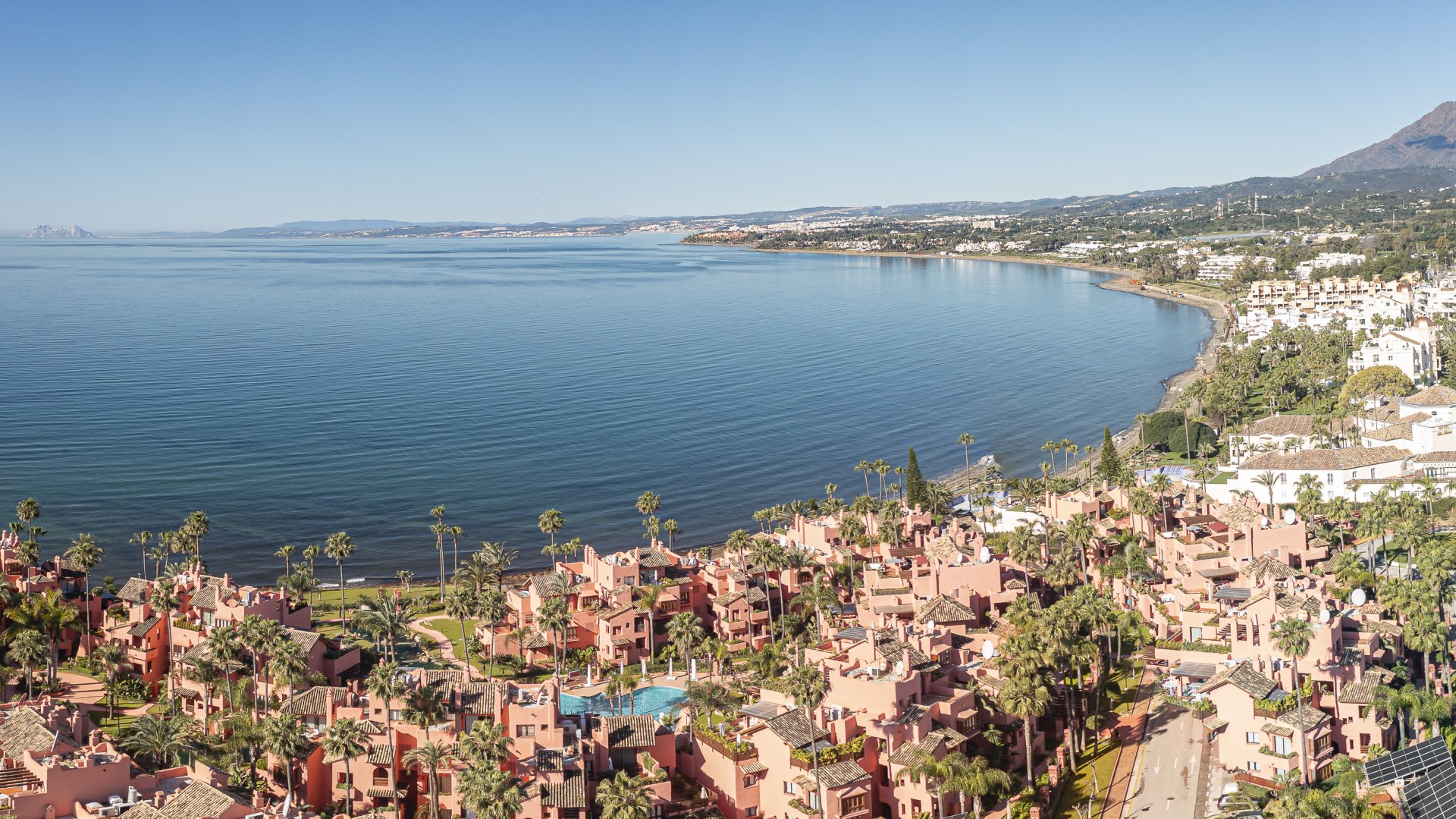 Beachfront Apartment in Estepona