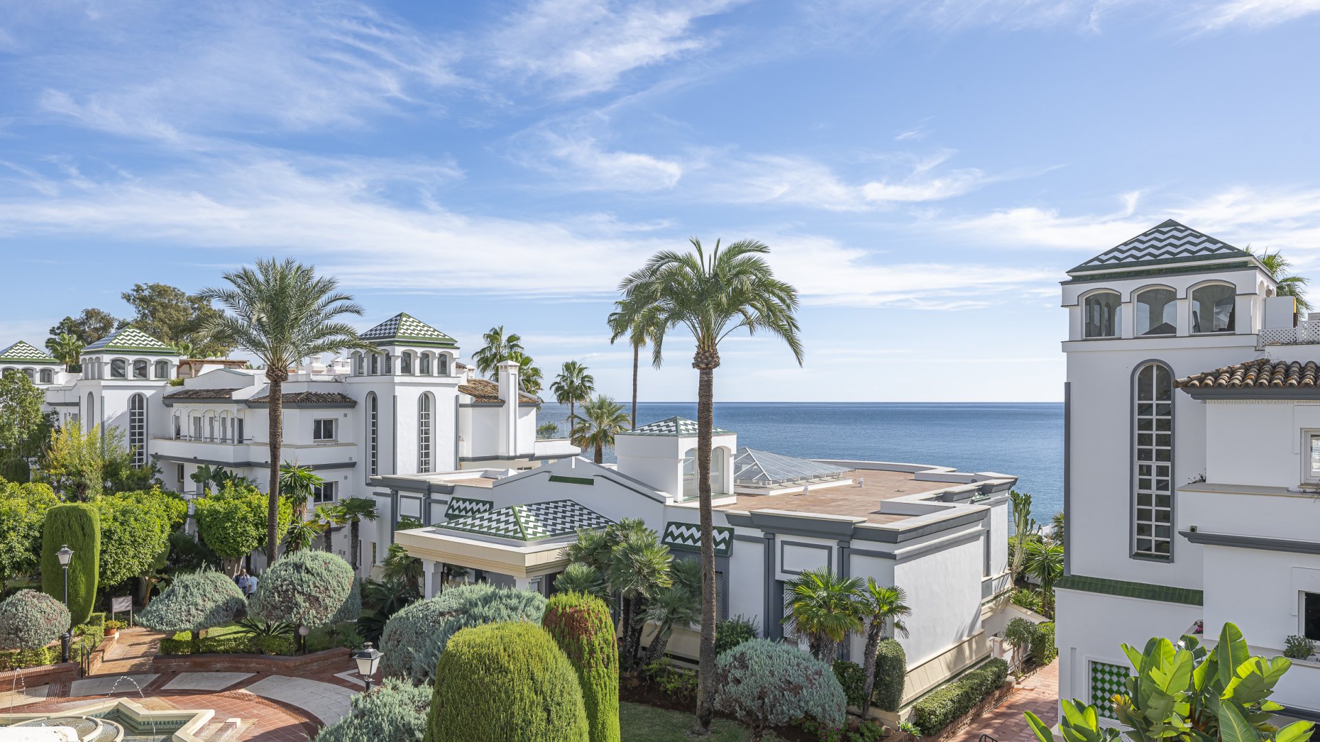 Luxury Beachfront Penthouse in Estepona – Dominion Beach