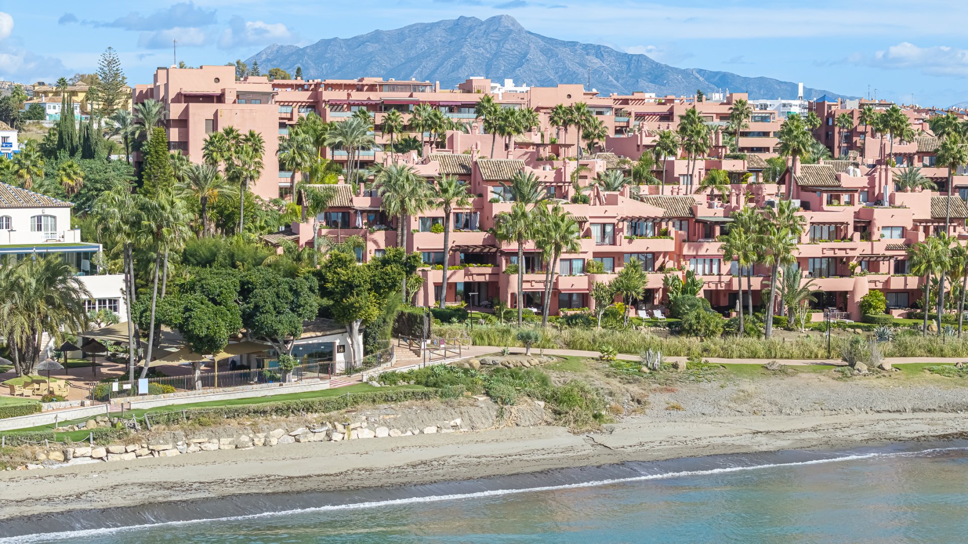 Beachfront Apartment in Estepona