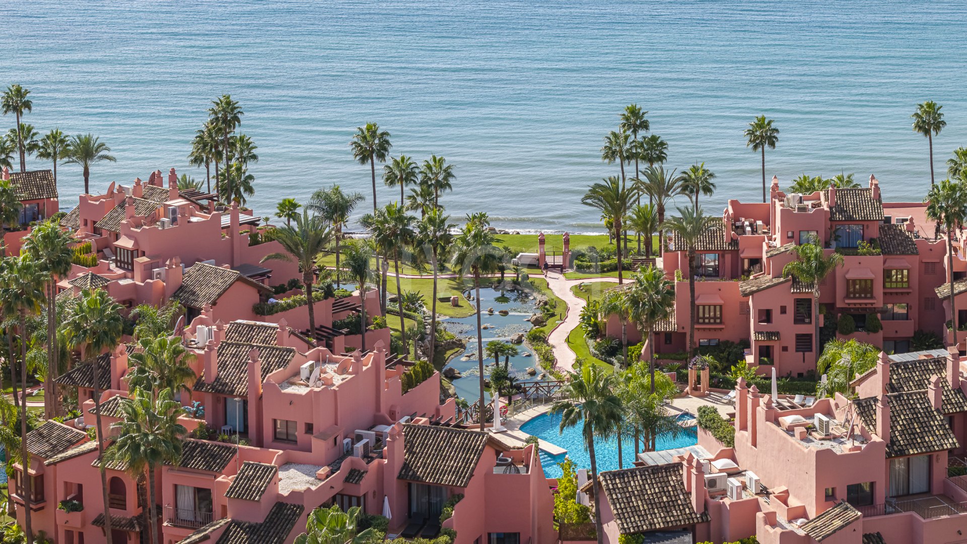 Beachfront Apartment in Estepona
