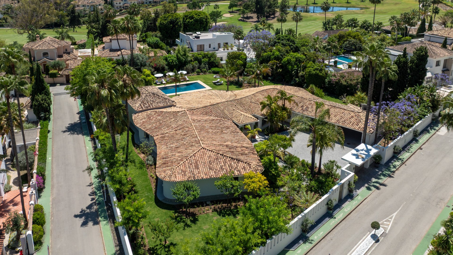 Luxury Renovated Bungalow in La Cerquilla