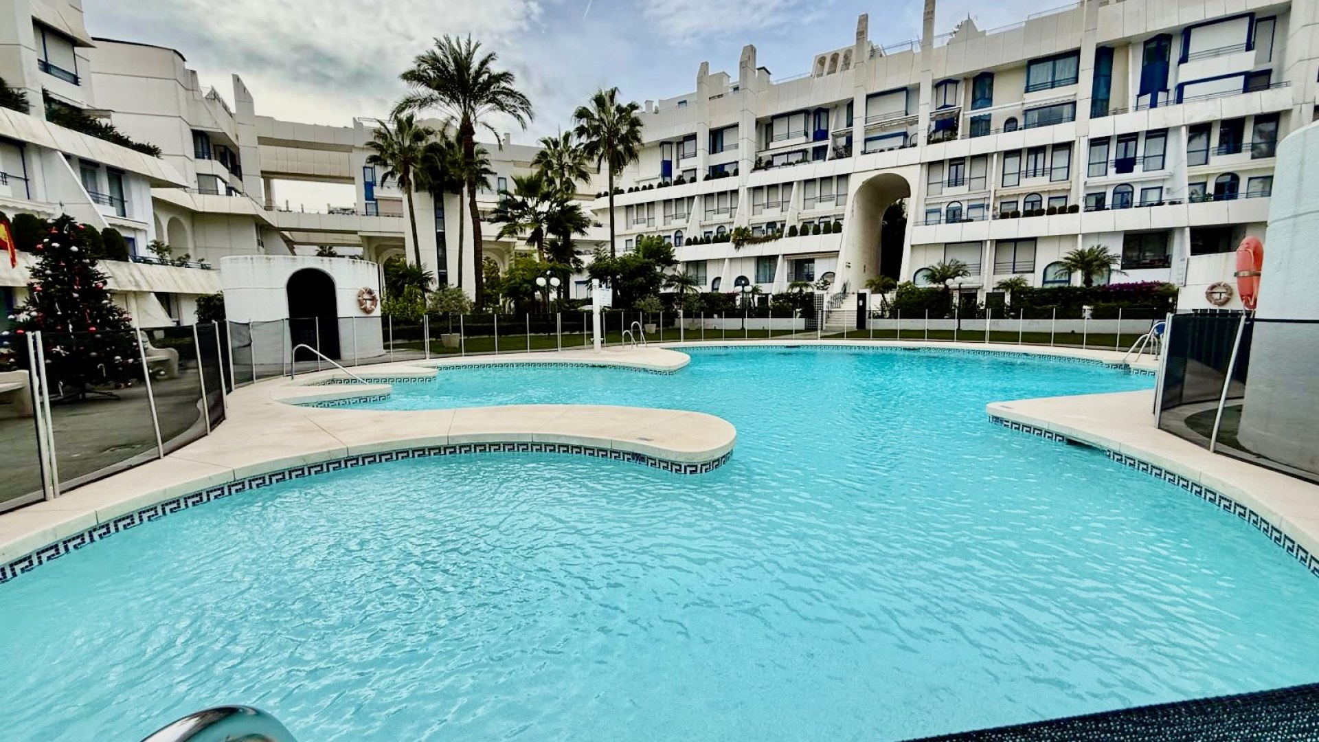 Magnificent duplex just 100 metres from the beach, in the heart of Marbella.