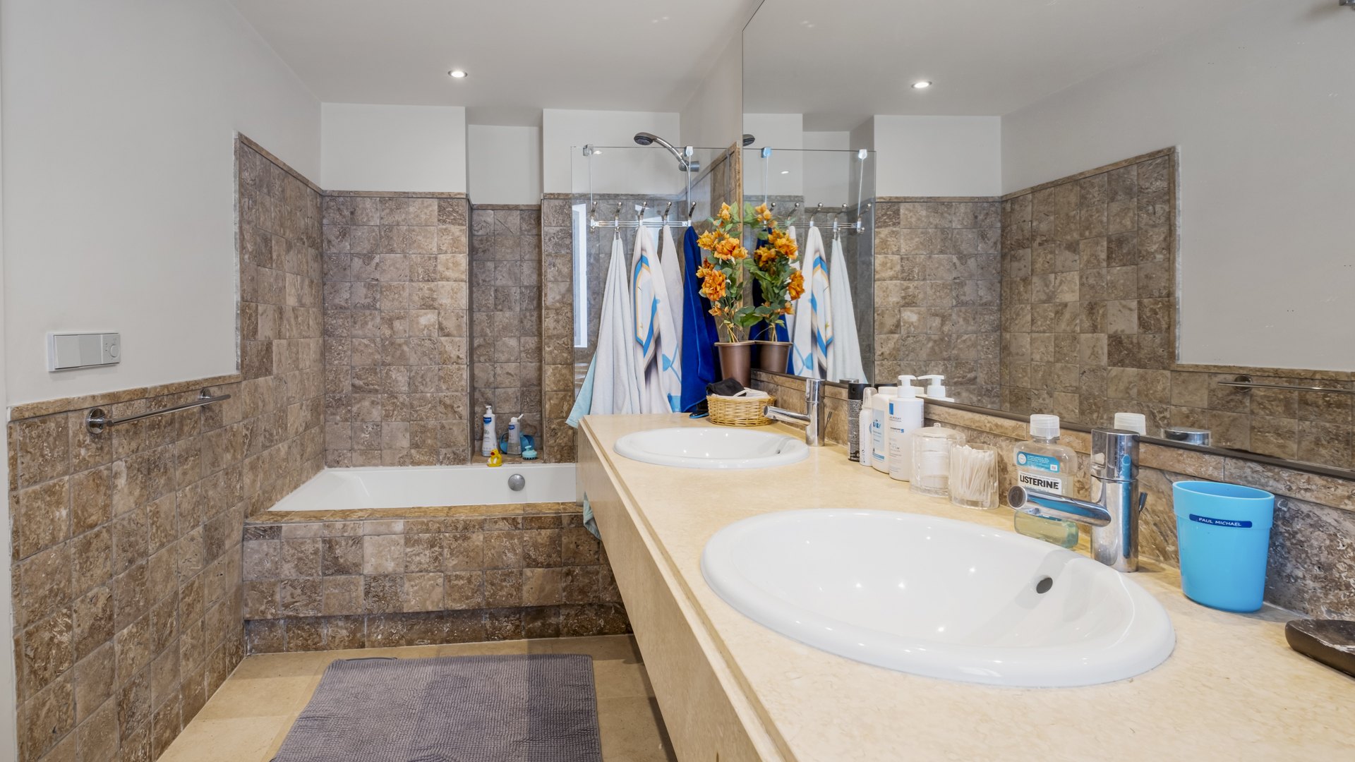 Elegant 3-Bedroom Duplex Penthouse – Tee 5, Los Flamingos Golf Resort, Benahavís