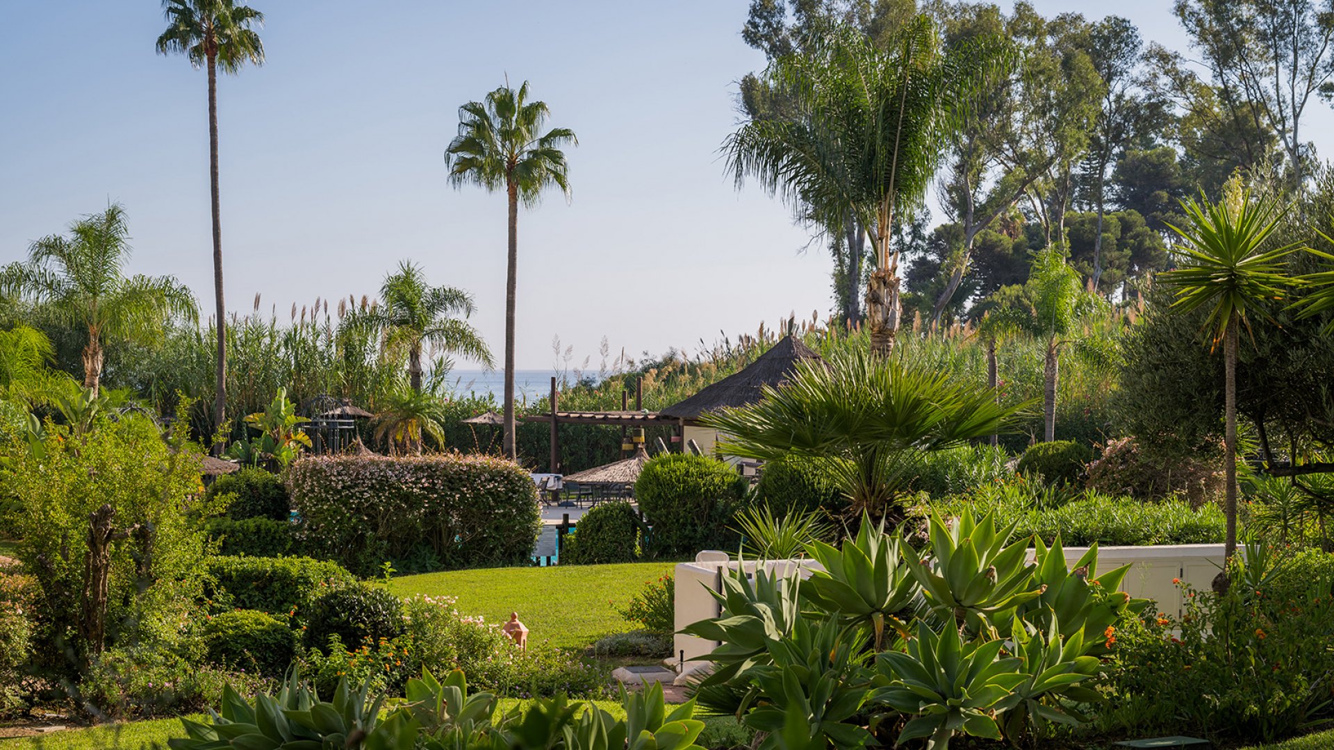 Beachfront Apartment in Bahía del Velerín – Between Marbella & Estepona