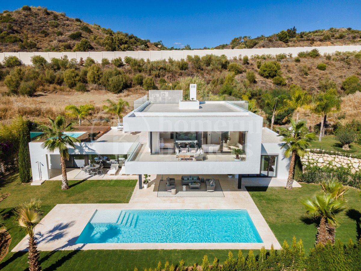 Villa Los Olivos 18 - Modern Masterpiece in Nueva Andalucia