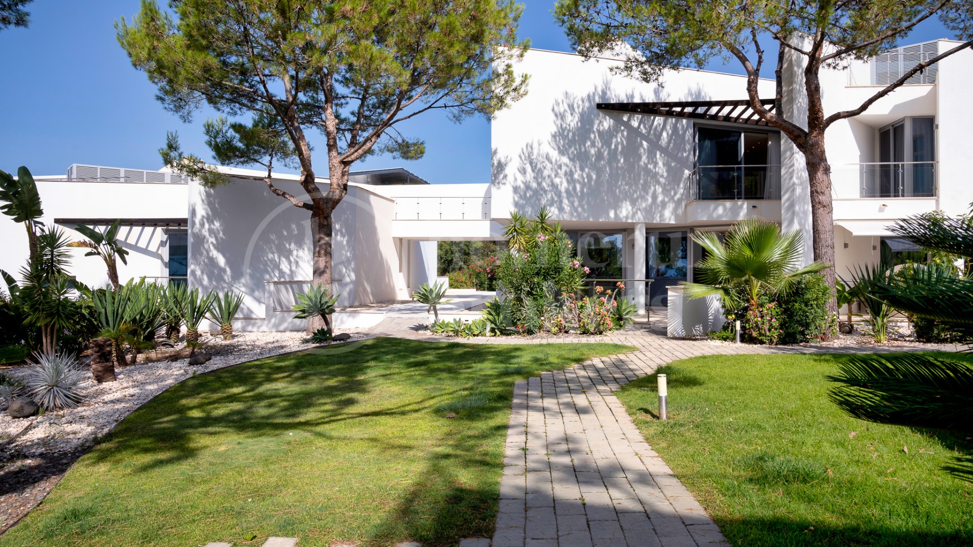 Meisho Hills - Modernt Radhus i Sierra Blanca