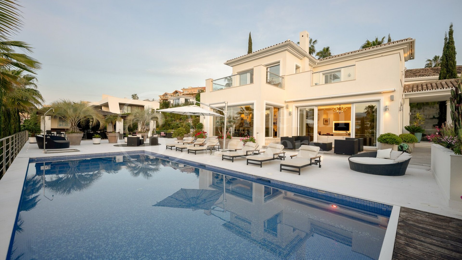 Villa Avalon - Luxurious Villa with Breathtaking Views
