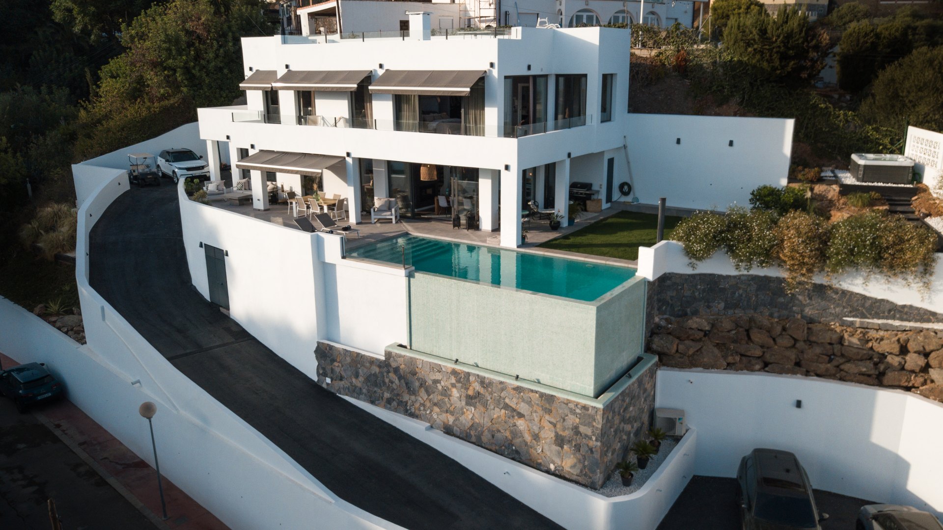 Amazingly refurbished villa, overlooking the ocean and El Toro